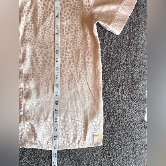 BCBGMaxAzria Pajama Set M 2pc Top Shorts Lounge Sleepwear Women’s - Picture 12 of 12